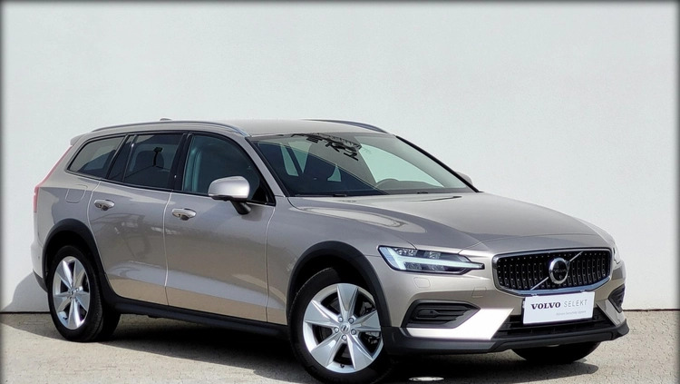 Volvo V60 Cross Country cena 215555 przebieg: 26420, rok produkcji 2023 z Polanica-Zdrój małe 497